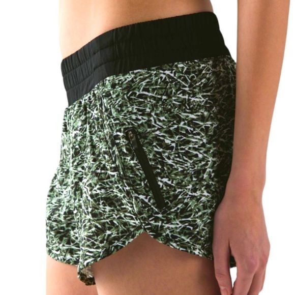EUC Lululemon Tracker Shorts IV 4 Mini Ripple Desert Olive Fatigue Green Lined - Picture 1 of 14